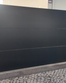 Portão de correr chapeado